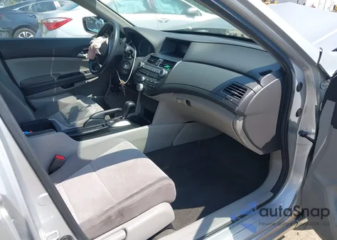 2010 Honda Accord 2.4 Lx-P z USA, uszkodzony, nr VIN 1HGCP2F4XAA098059